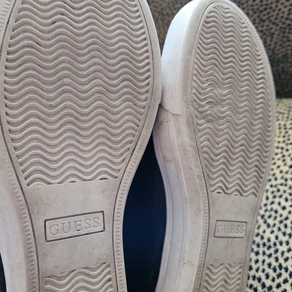 Guess high top wedge snickers - Picture 7 of 7